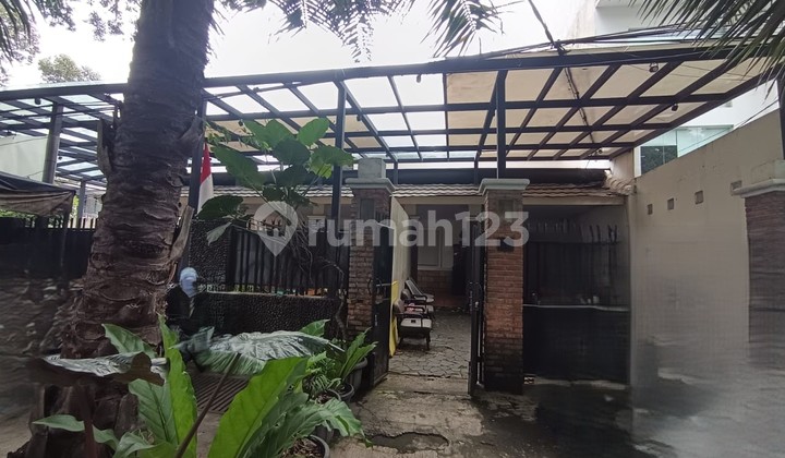 House, Freehold Title, in Kebayoran Baru