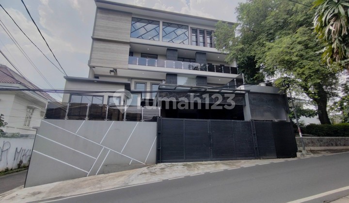Rumah, 3 Lantai, SHM Kemang Jakarta Selatan