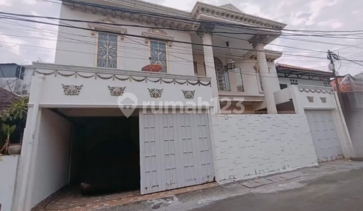 Rumah, 2 Lantai, di Tebet