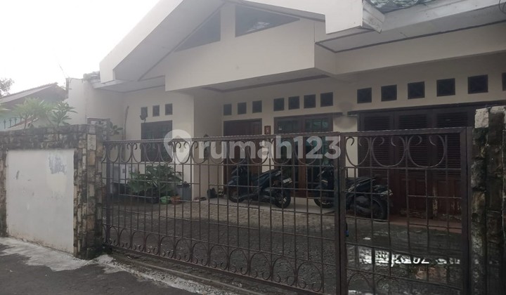 Rumah Butuh Minim Renovasi SHM Jagakarsa, Jakarta Selatan