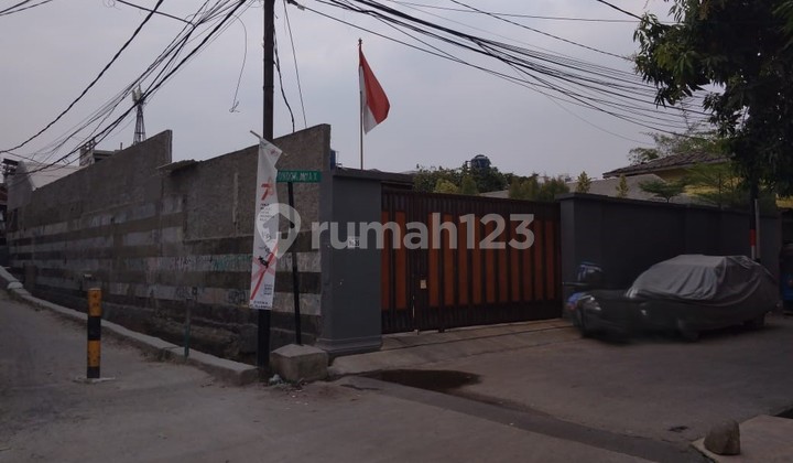 Nice House with SHM in Kemang, South Jakarta