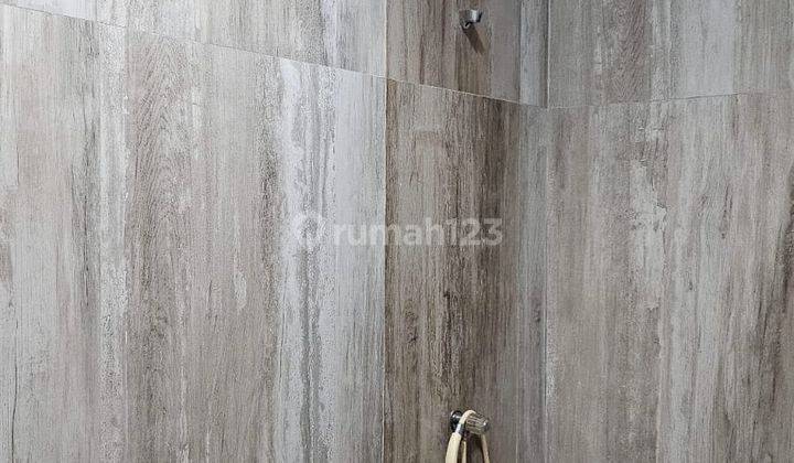 Dijual Rumah Murah Scandinavian Posisi Hoek 2.5 Lantai 2