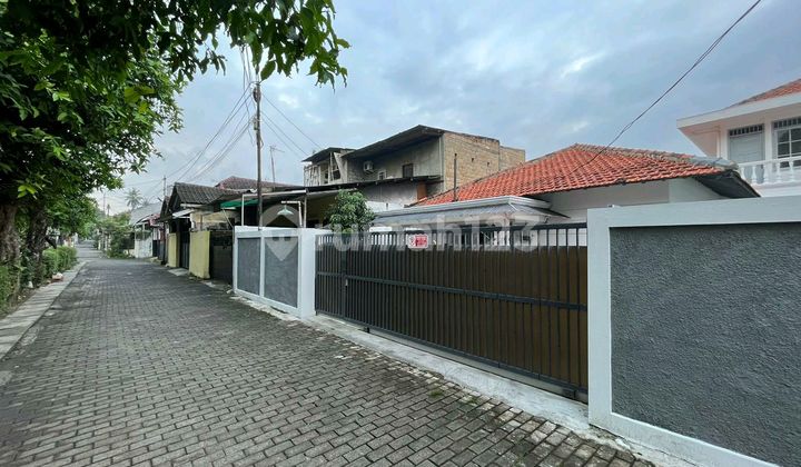 Well-Maintained House in Siaga, Pasar Minggu