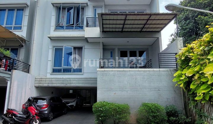 For sale.ready to occupy house in Pejaten.