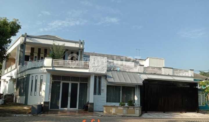 Dijual Rumah Hoek Luas Semi Furnish dalam Perumahan Grand Cibubur Country