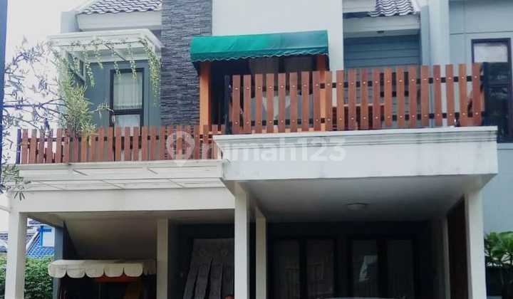 Dijual Rumah legenda wisata cibubur.  minimalis moderen full kayu merbau kayu import.  (cluster depan).