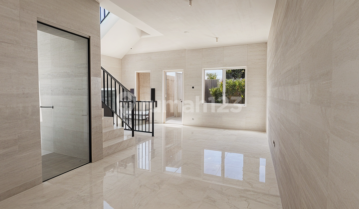 Unit Renovasi Baru di The Royale Palm (belakang Mal Taman Palem - Gunadarma Univ - Pah Tsung School - Royal Palm Hotel)