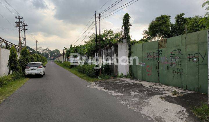 GUDANG ZONA MERAH 8 MENIT DARI SOLO 2