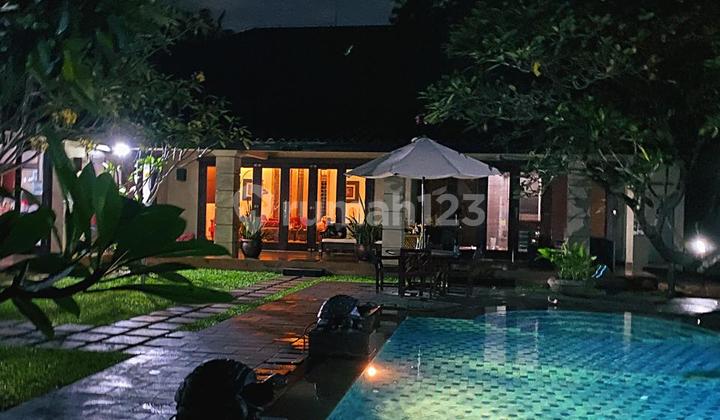 Luxury Spec House in Kemang with Wide Road Access, Flood-Free