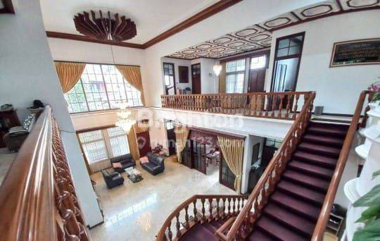RUMAH BESAR BISA UNTUK CAFE 2