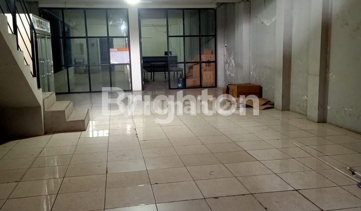 2.5-Story Shop-House 2.5-Story Shop-House