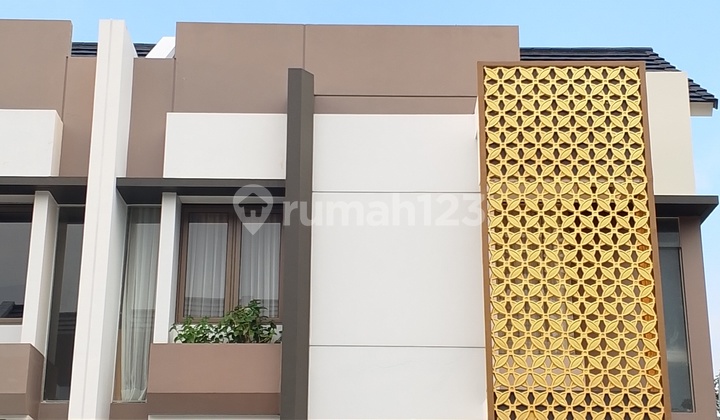 Puri 11 Heritage's Type 7, 2 Floors, Metland Puri Strategic.