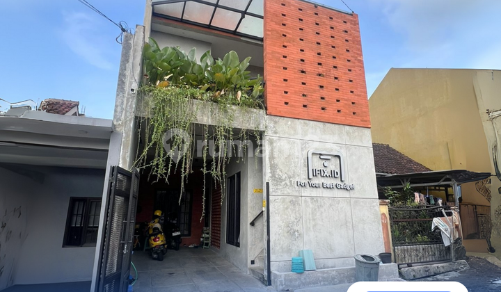 Ready-to-Occupy Industrial Concept Home