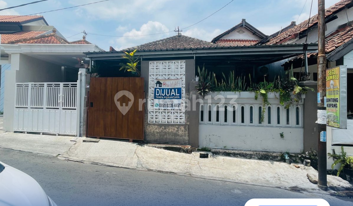 FOR SALE MOVE-IN READY HOUSE IN THE HEART OF BATU CITY