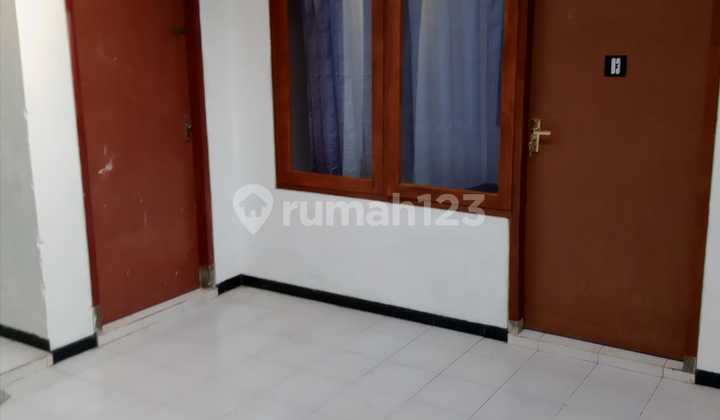Dijual Rumah Induk + 4 Kamar Kos di Kedungwaru, Tulungagung