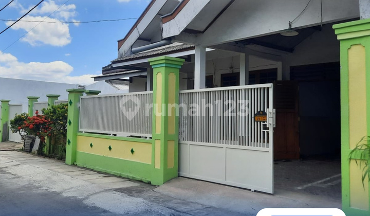 Dijual Rumah Induk + 4 Kamar Kos di Kedungwaru, Tulungagung