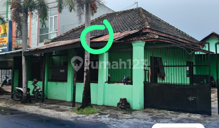 Strategic Building for Sale on Jl. Kahuripan Raya, Surakarta