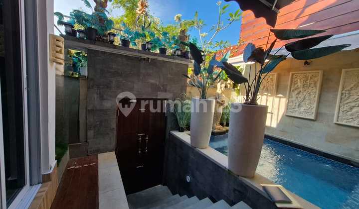 VILLA NUSA DUA, Fully Furnished, Strategic Location with Toll Road Access to Nusa Dua.