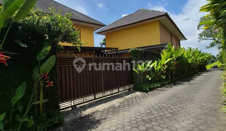 Annual Rental: Gianyar Villa 2BR + Private Pool & Office Space
