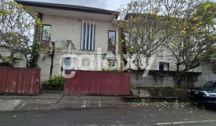 Villa Bagus 2 Lantai di Sri Rama Legian Badung, Bali