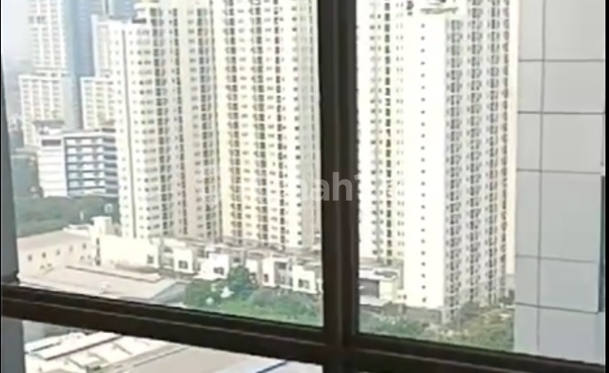 Office Unit in a Strategic Location Very Close to Highway Access. Neat and Ready to Use.