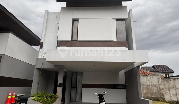 Rumah Konsep Sultan Listrik Wifi Semua Underground Lokasi di Belakang Mall Dekat Akses Tol Rumah Bagus SHM 2