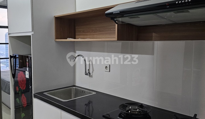 Ready-to-Occupy Studio Apartment with City View on Upper Floor