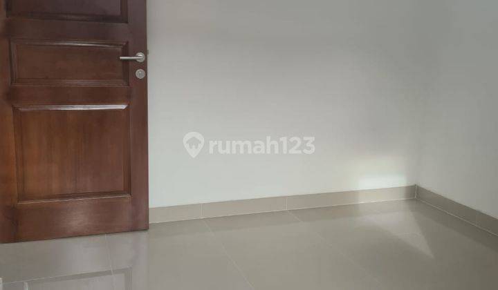 Rumah Nyaman Siap Huni Lokasi Strategis di Villa Ubud Juanda Depok 2