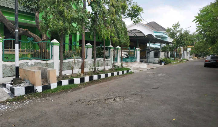 Rungkut Asri Utara House Ready to Live In, Eligible for Mortgage Financing