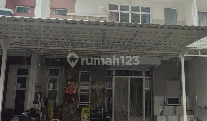 Rumah di Green Lake City, Cluster American Latin