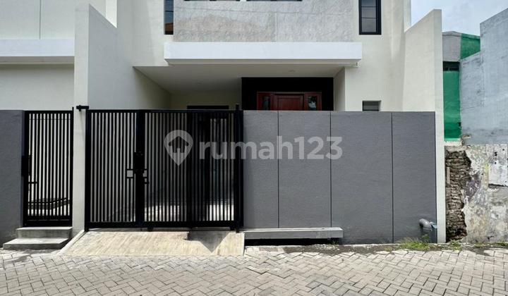 Karang Empat House East Surabaya