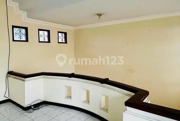 DISEWAKAN RUMAH GRAHA FAMILI 2 LANTAI SIAP HUNI DEKAT DIAN ISTANA WIYUNG MAYJEN SUNGKONO PAKUWON MALL CIPUTRA WORLD KUPANG INDAH SUKOMANUNGGAL DARMO SURABAYA BARAT 2