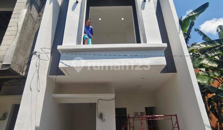 Rumah Mayjend Sungkono Dekat Ciputra World Surabaya Rumah Mayjend Sungkono Dekat Ciputra World Surabaya