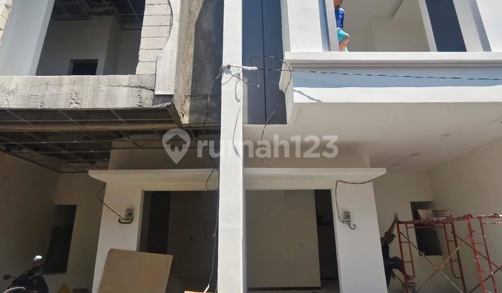Rumah Mayjend Sungkono Dekat Ciputra World Surabaya Rumah Mayjend Sungkono Dekat Ciputra World Surabaya
