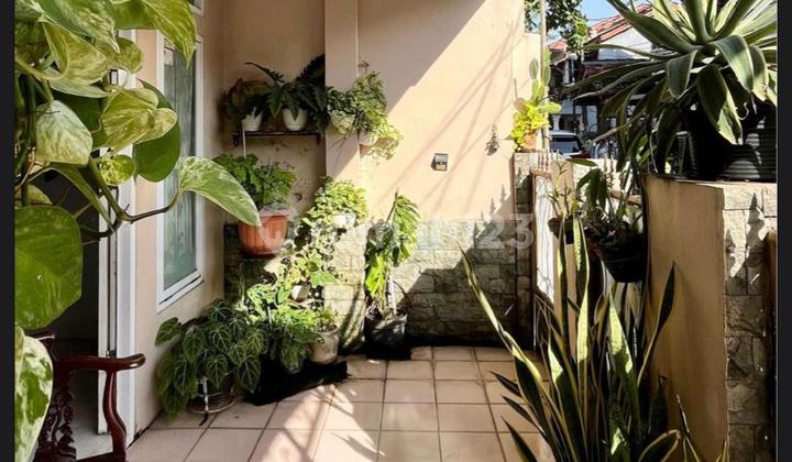 Rumah Di Jual Strategis 2 Lantai Di Harapan Baru Bekasi 2