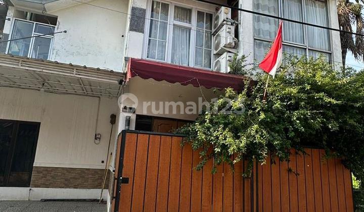 Dijual Rumah 2,5 Lantai Hoek Cantik di Permata Puri Cimanggis Dijual Rumah 2,5 Lantai Hoek Cantik di Permata Puri Cimanggis