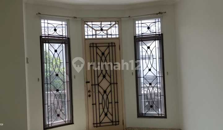 2-Storey House for Sale in Raffles Hill Near Harjamukti LRT 2