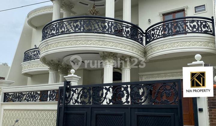 Rumah Bergaya American Classic di Depok City Cantik dan Mewah Rumah Bergaya American Classic di Depok City Cantik dan Mewah