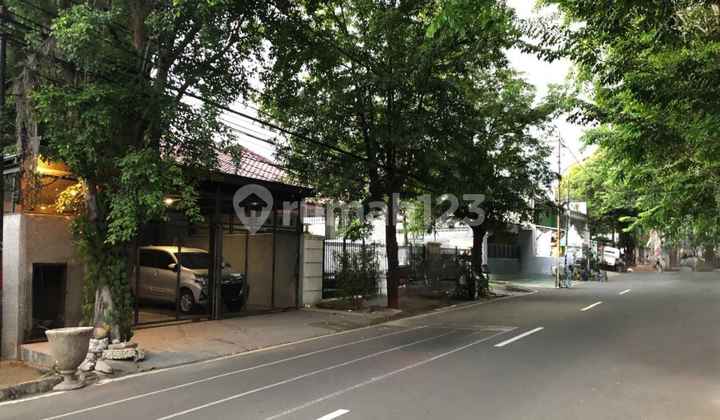 Rumah Mewah 3 Lantai + Basement + Roof Top View Gedung Kuningan Rumah Mewah 3 Lantai + Basement + Roof Top View Gedung Kuningan