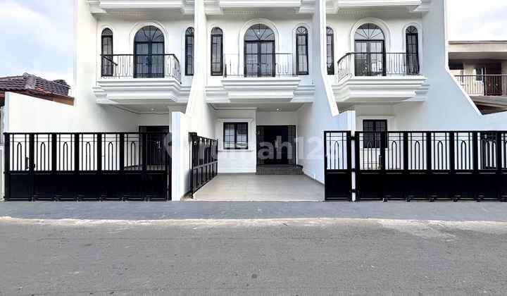 TERMURAH !!! RUMAH BARU DI OTISTA AKSES 2 MOBIL