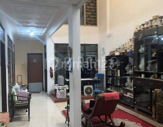 Rumah Vintage Cozy Dan Aman Di Pasir Luyu Bandung 2