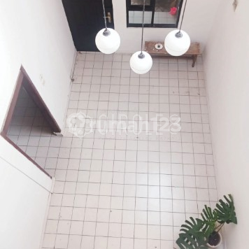 Minimalist House Great Location in Ciateul Area Bandung