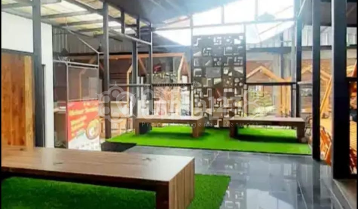 WOW! Spacious Commercial Space in the Main Road Area of Cikutra, Bandung