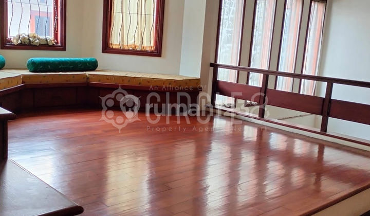 Rumah Luas Stratgegis Dan Nyaman Di Setiabudi Bandung Rumah Luas Stratgegis Dan Nyaman Di Setiabudi Bandung