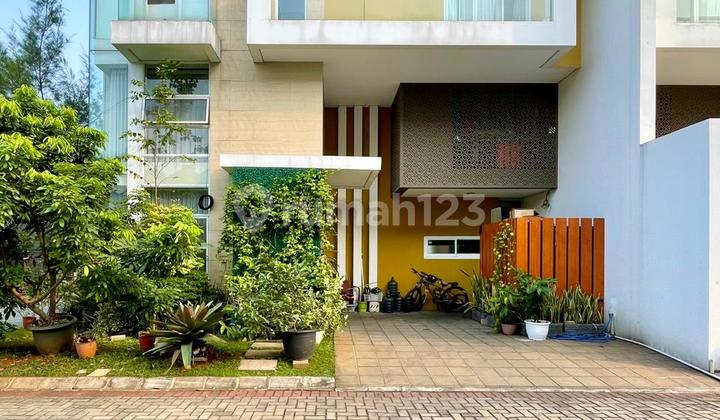 For Sale Town House Di Tb Simatupang. Private Pool. One Gate Syestem