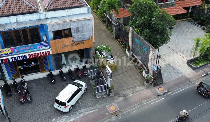 Ready-to-Occupy House by the Roadside in Abianbase Kapal