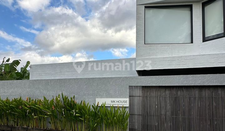 Modern Kedungu 4-Bedroom House, Fully Furnished & Pool