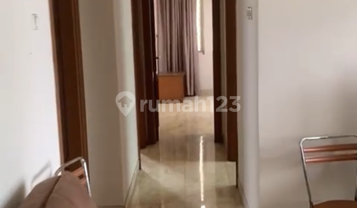 Dijual Unit 3 Br Apartemn Slipi Fullfurnished. Kondisi Bagus 2