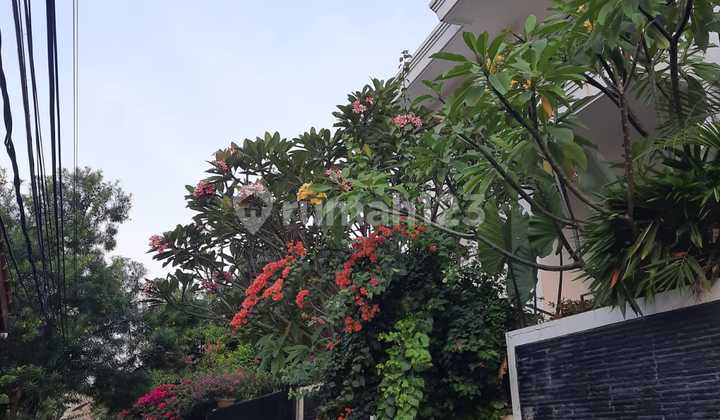 Quick Sale, Need Money, 2-Storey House in Strategic DPR Kemanggis Complex 2