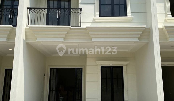 Ready-to-Occupy 2-Story House with Close Access to Depok Station
